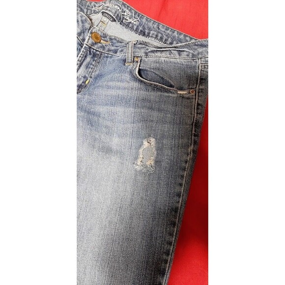 American Eagle Favorite Boyfriend Womens Light Wash Bootcut Jeans Size 12 Short - Picture 1 of 16